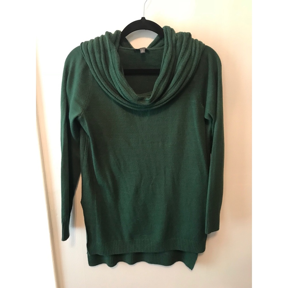 NWOT loose turtle neck sweater